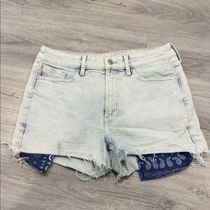 Old Navy Light Wash Denim Shorts with Bandana Accent size 10